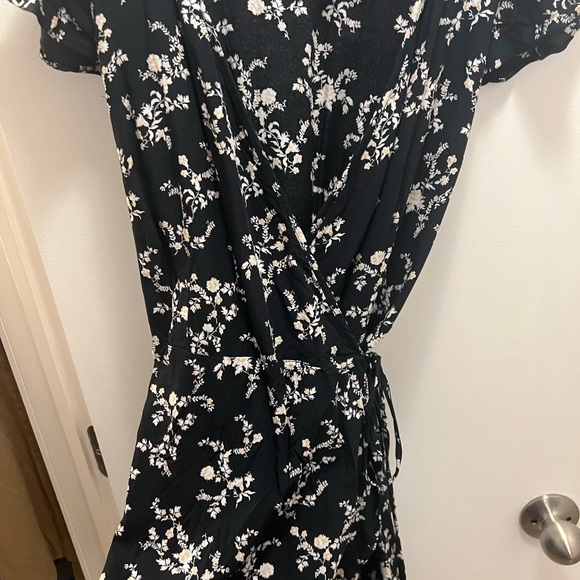 Black floral Abercrombie dress - Picture 3 of 6